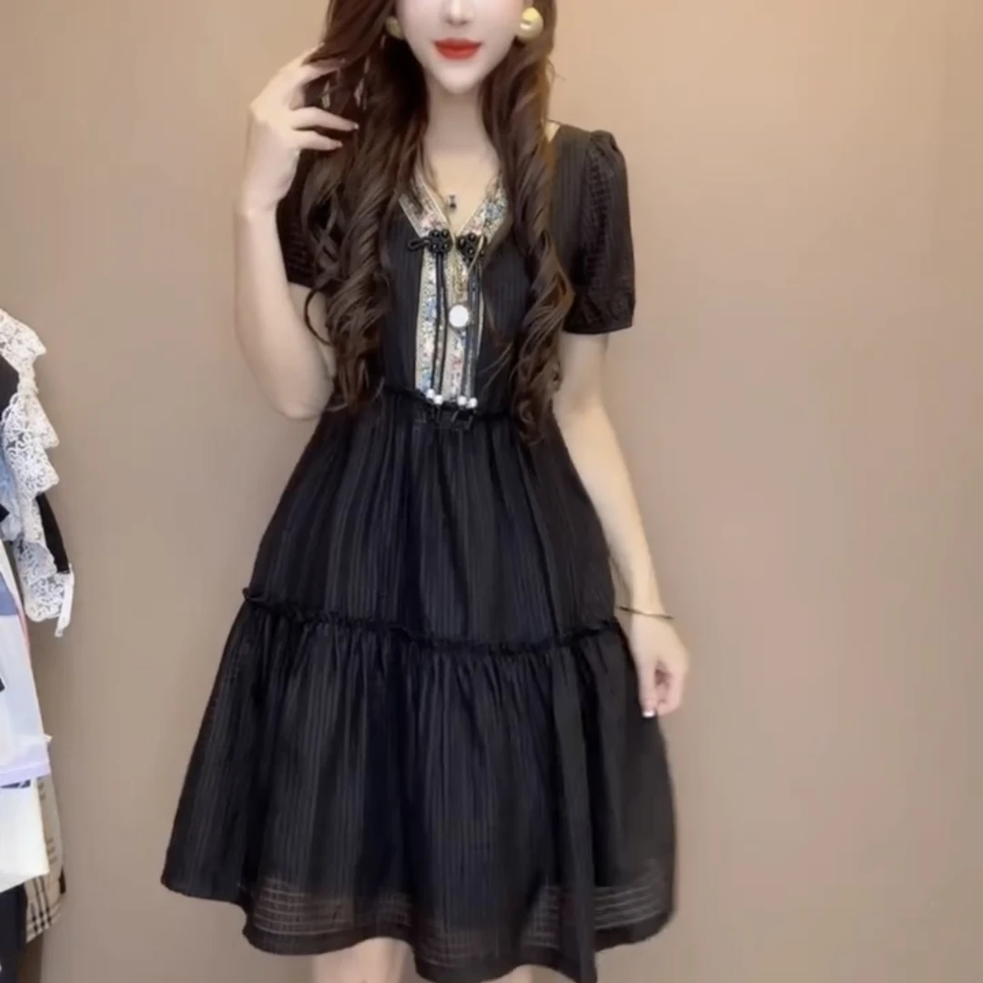 夏季新款V领收腰修身显瘦短袖透气中长时尚连衣裙