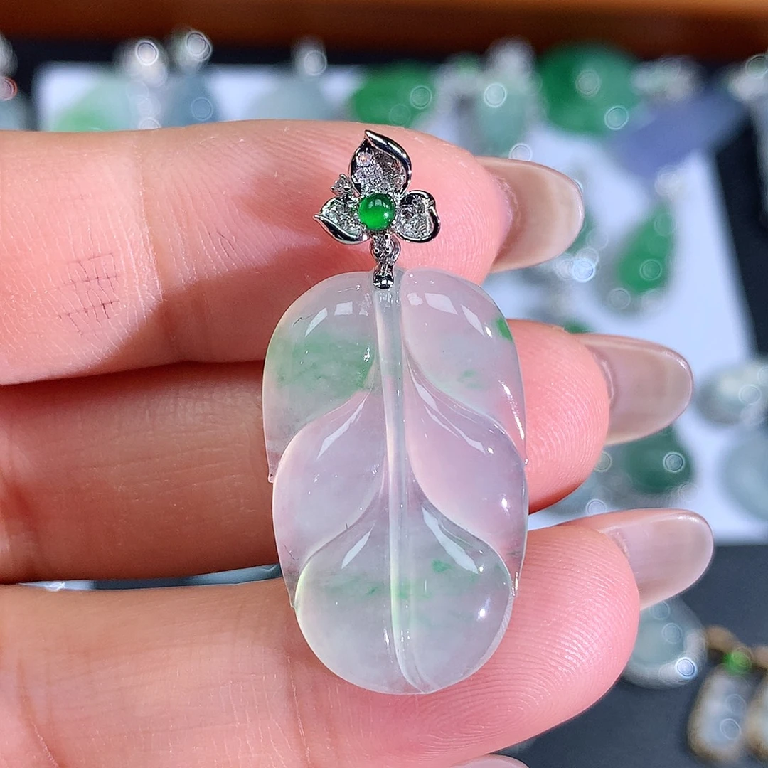 翡翠18K金镶嵌颈饰翡翠