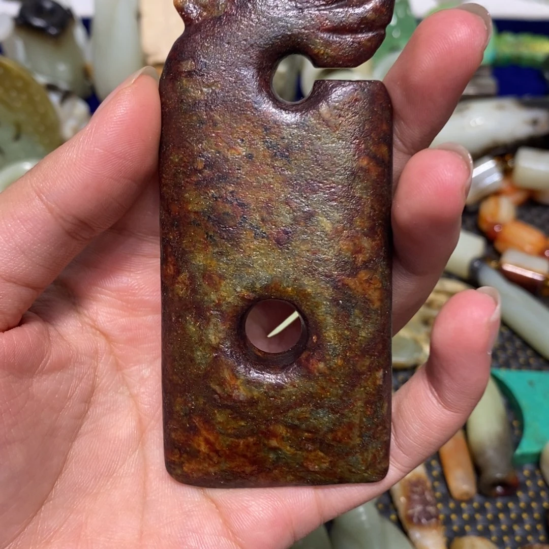 透闪石质玉未镶嵌车挂