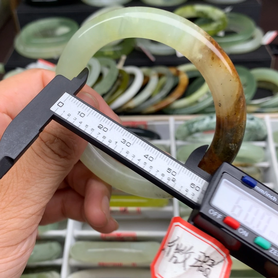 未镶嵌蛇纹石玉手镯856