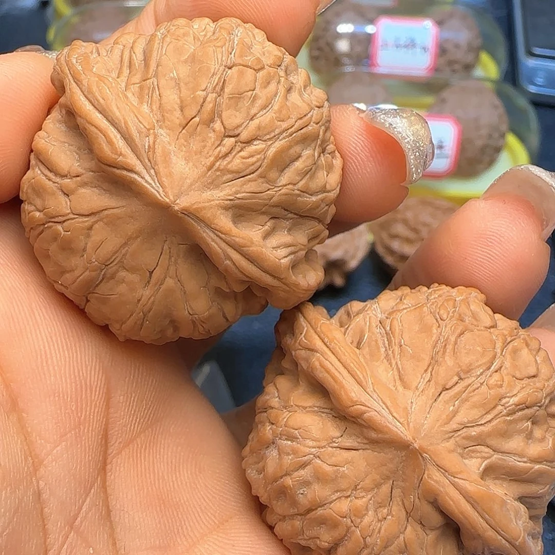 来***了文玩核桃吊坠40石子磨