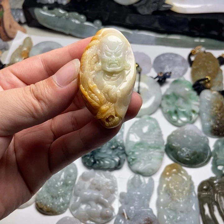翡翠未镶嵌颈饰罗汉36