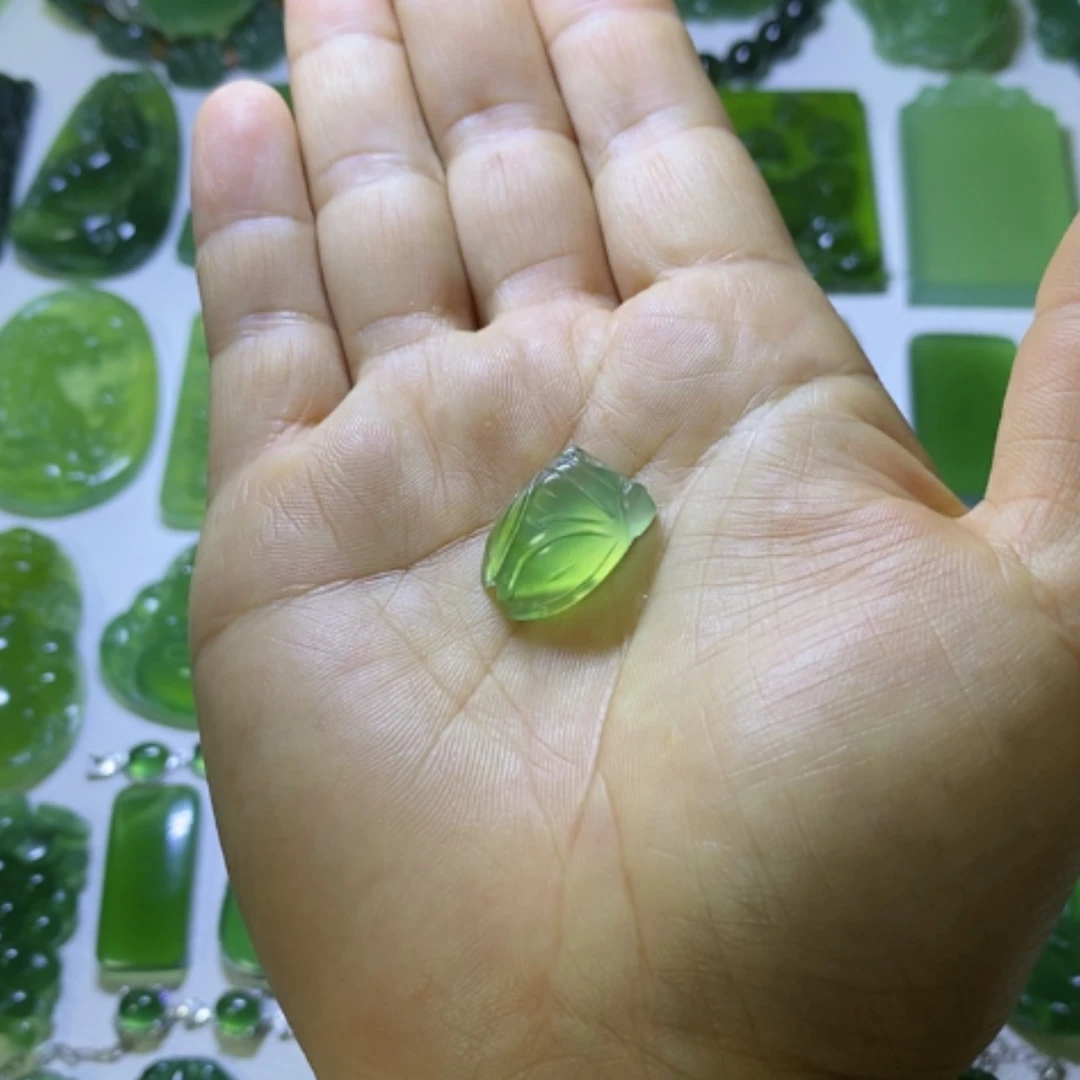 【闪购商品】未镶嵌蛇纹石玉颈饰
