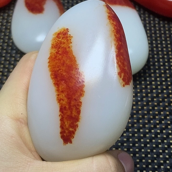 和田玉未镶嵌把件