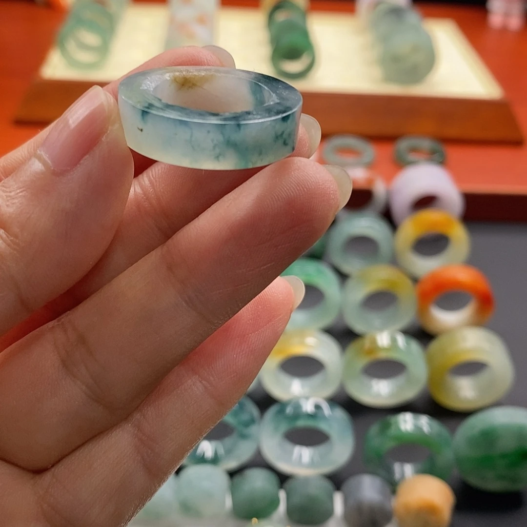 未镶嵌定制翡翠翡翠