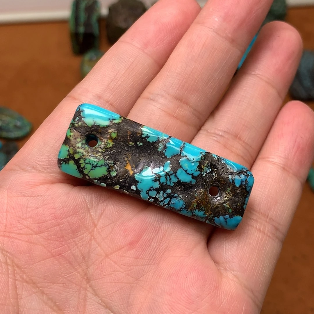 玲***念绿松石未镶嵌颈饰