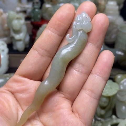 和田玉未镶嵌把件