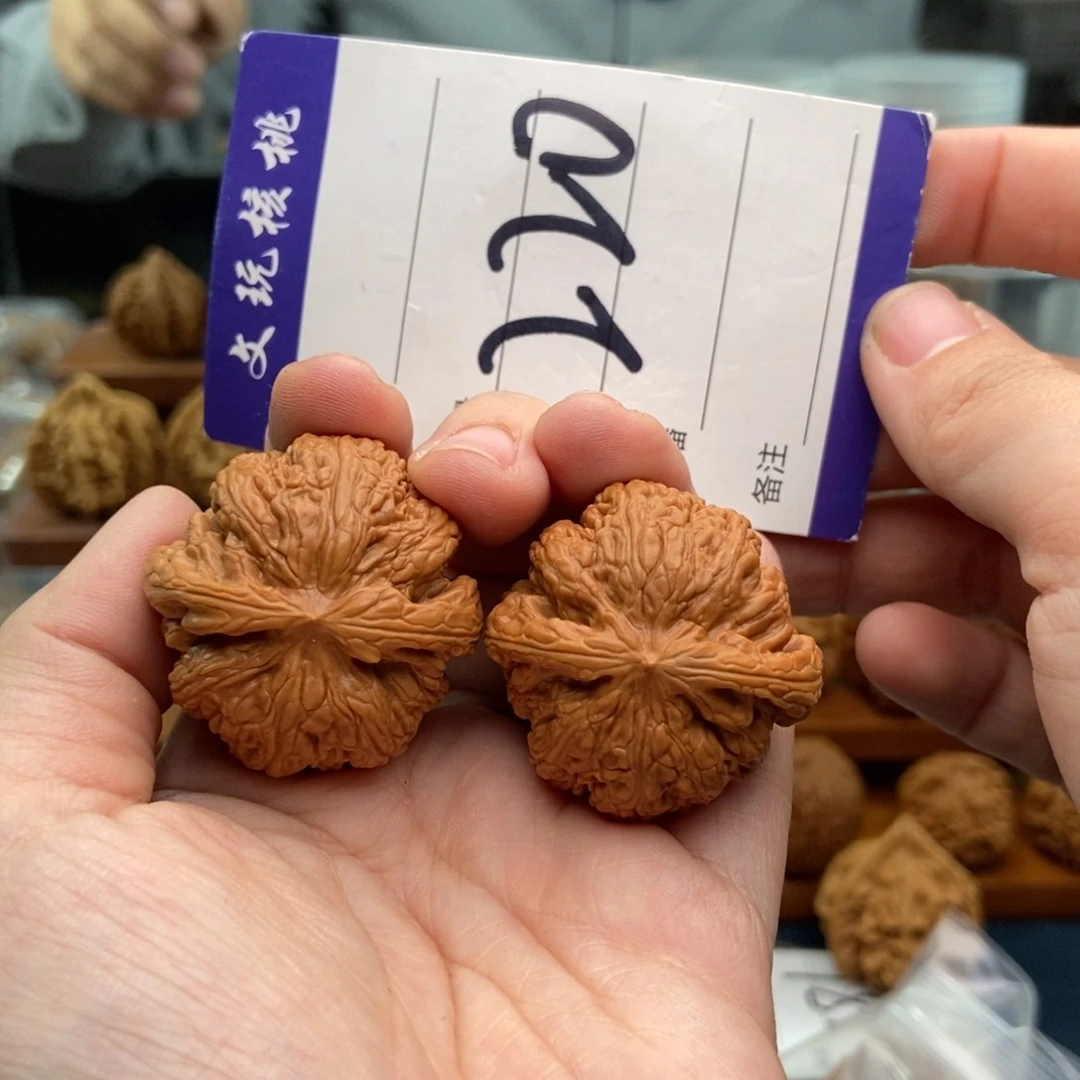 文玩核桃吊坠36粗筋