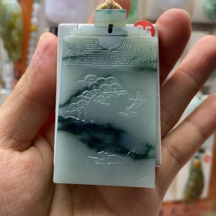 翡翠未镶嵌颈饰每天