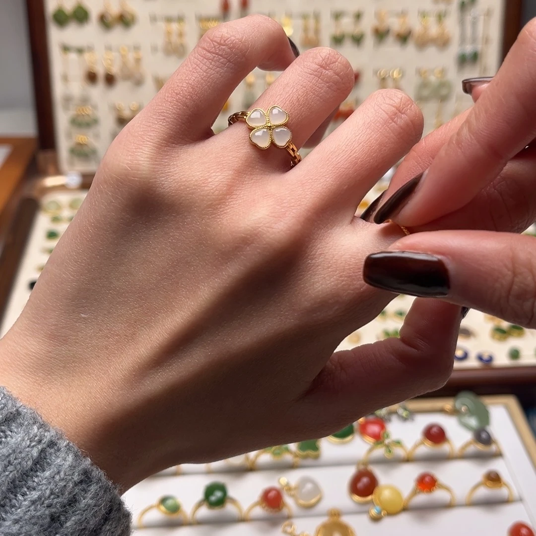 和田玉银S925镀金镶嵌耳坠