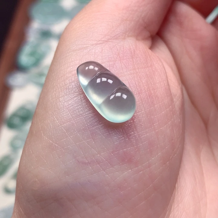 翡翠未镶嵌颈饰高冰福豆