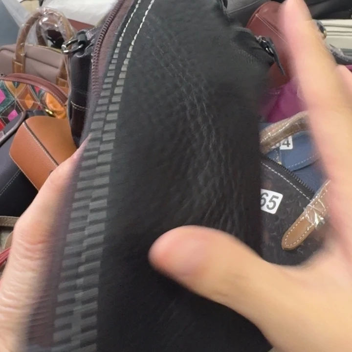 牛皮头层牛皮手机斜挎包