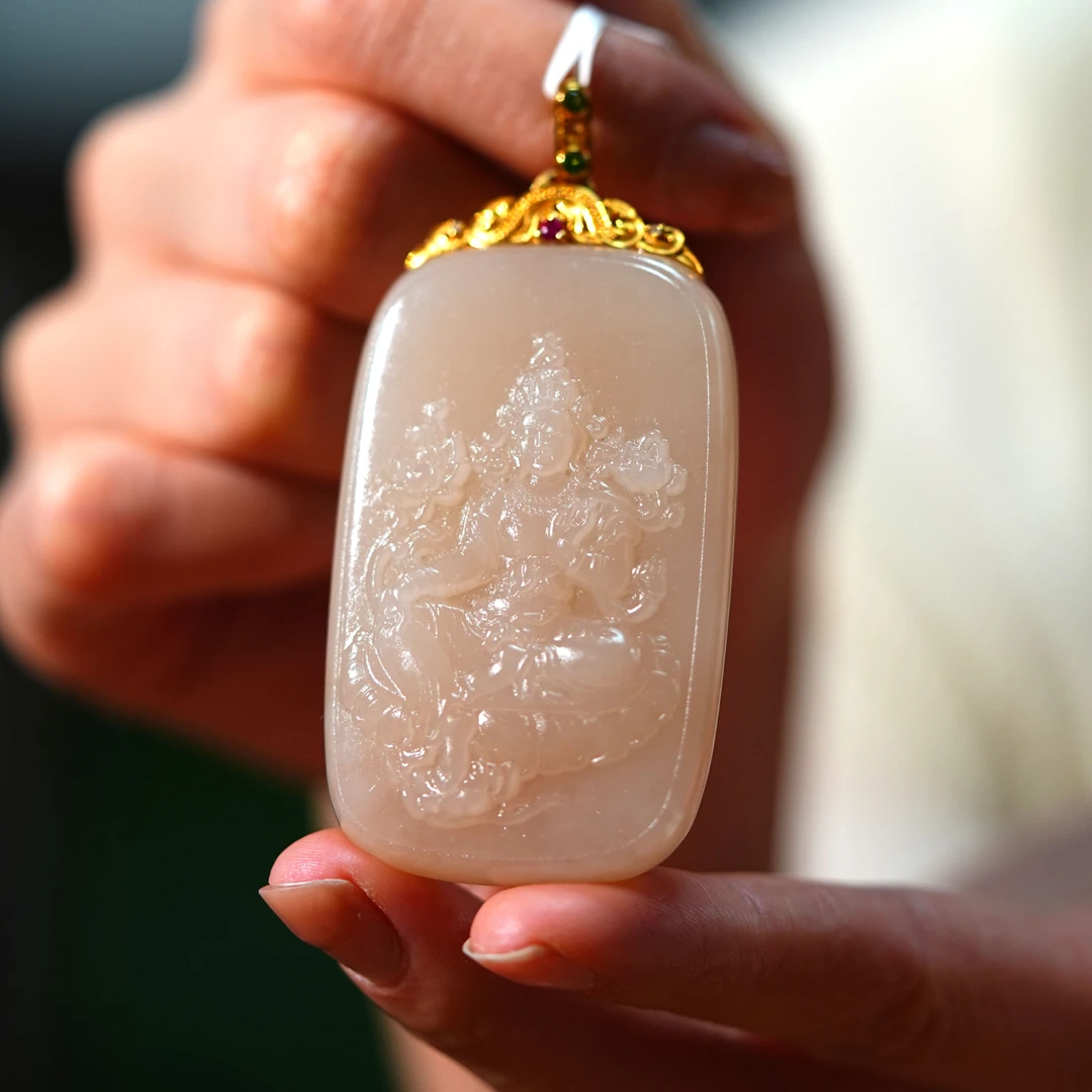 【小浩珠宝】天然和田玉青海野牛沟藕粉度母吊坠18K金镶嵌收藏级