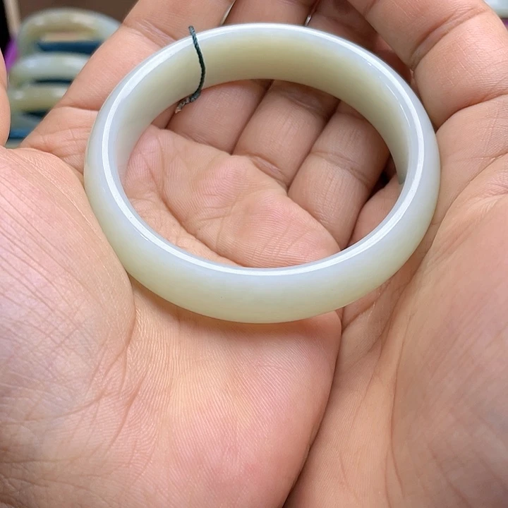 【闪购商品】未镶嵌手镯和田玉