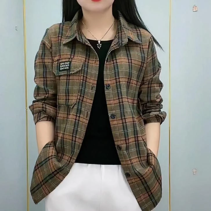 格子长袖衬衫女时尚中年妈妈春夏新款洋气休闲上衣中老年洋气衬衣
