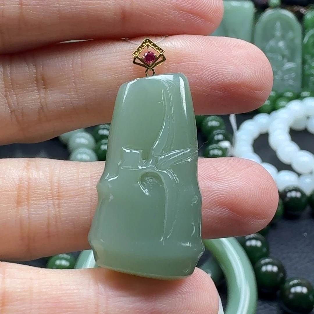 和田玉18K金镶嵌颈饰