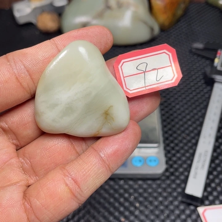 颈饰足铂镶嵌和田玉92