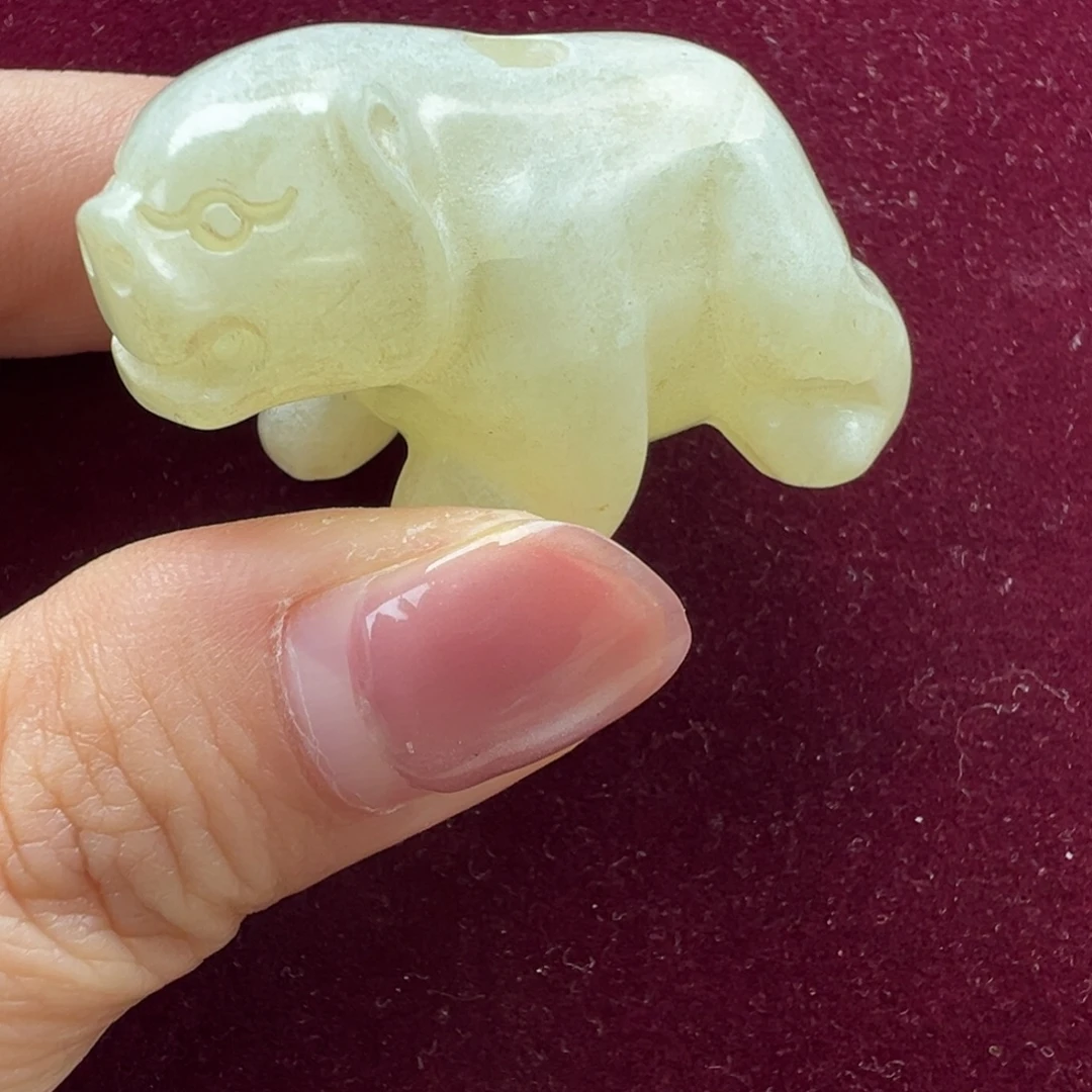 石英质玉未镶嵌颈饰