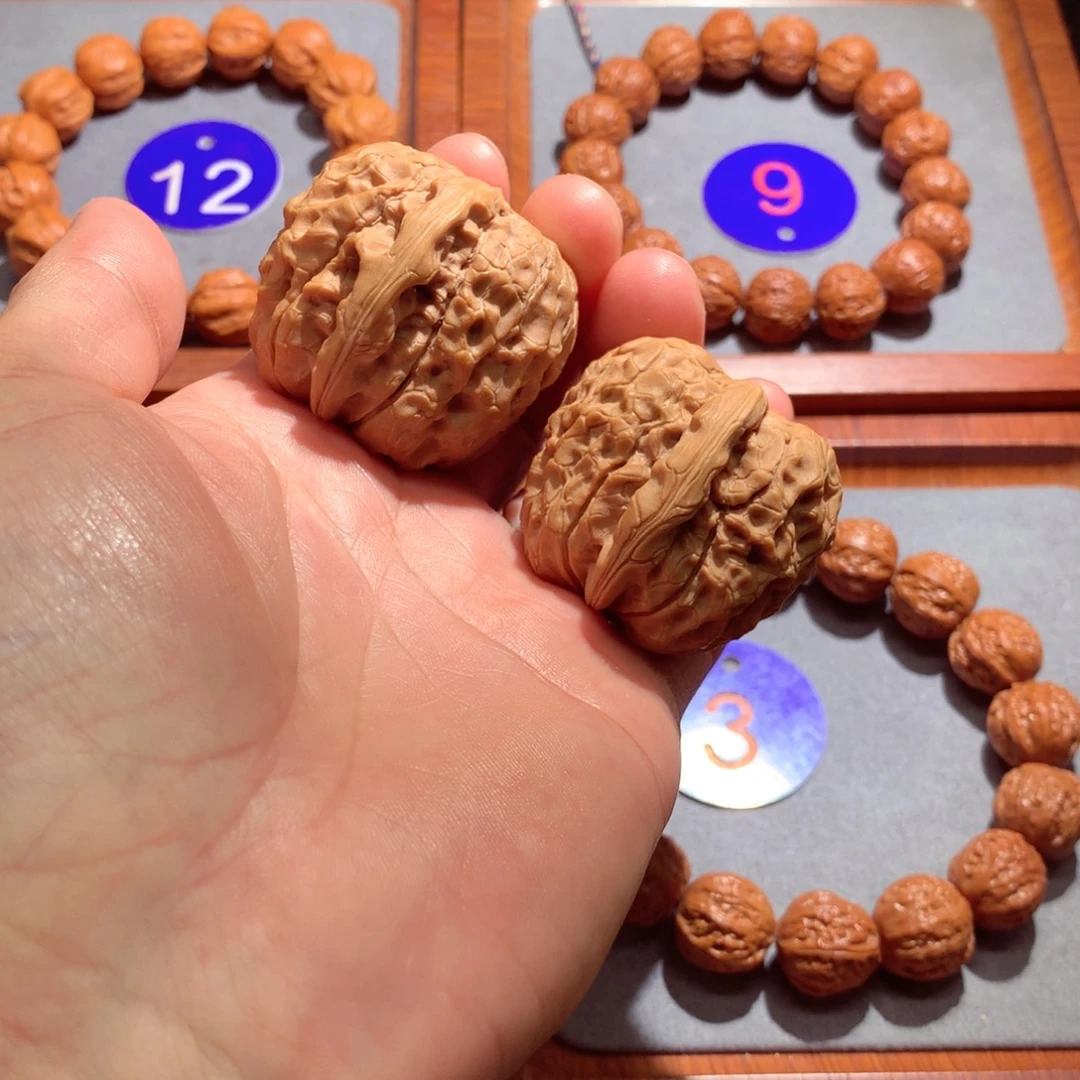 文玩核桃把件甲骨文狮子头