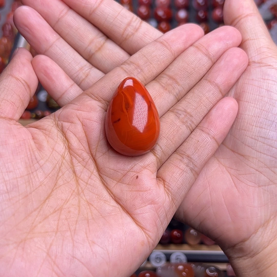 泗***季未镶嵌南红玛瑙珠宝奇石