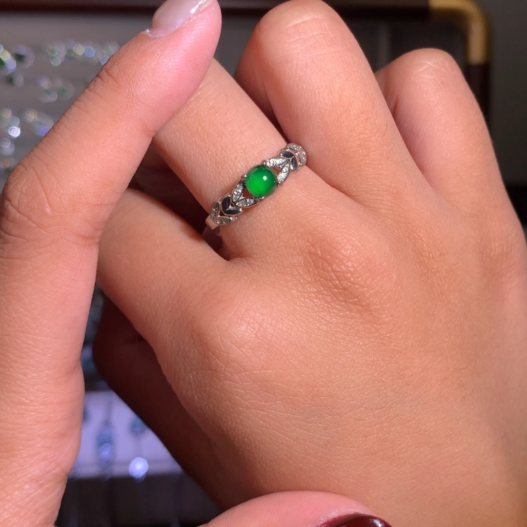 翡翠未镶嵌戒指戒指