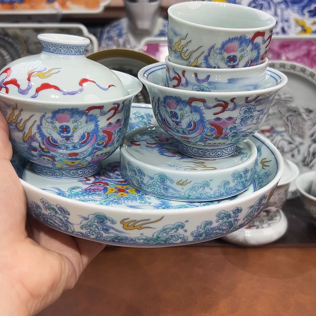 摆件咯偶哦咯莫问我的哦哦