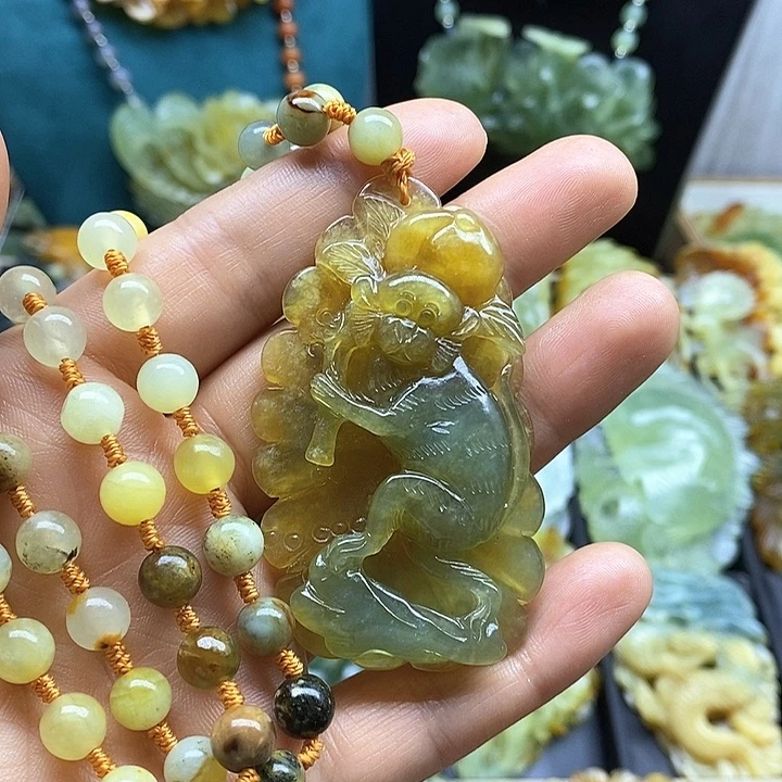 蛇纹石玉未镶嵌挂件