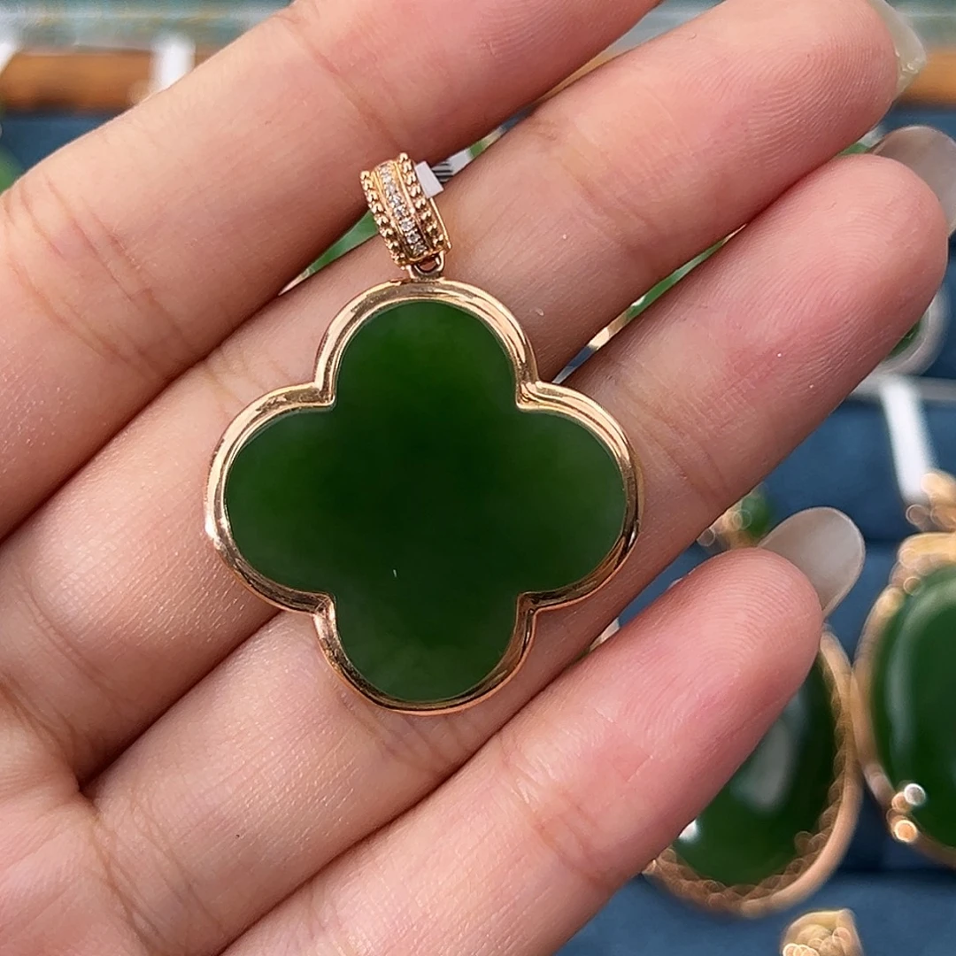 一***总和田玉（碧玉）18K金镶嵌吊坠(不含链)