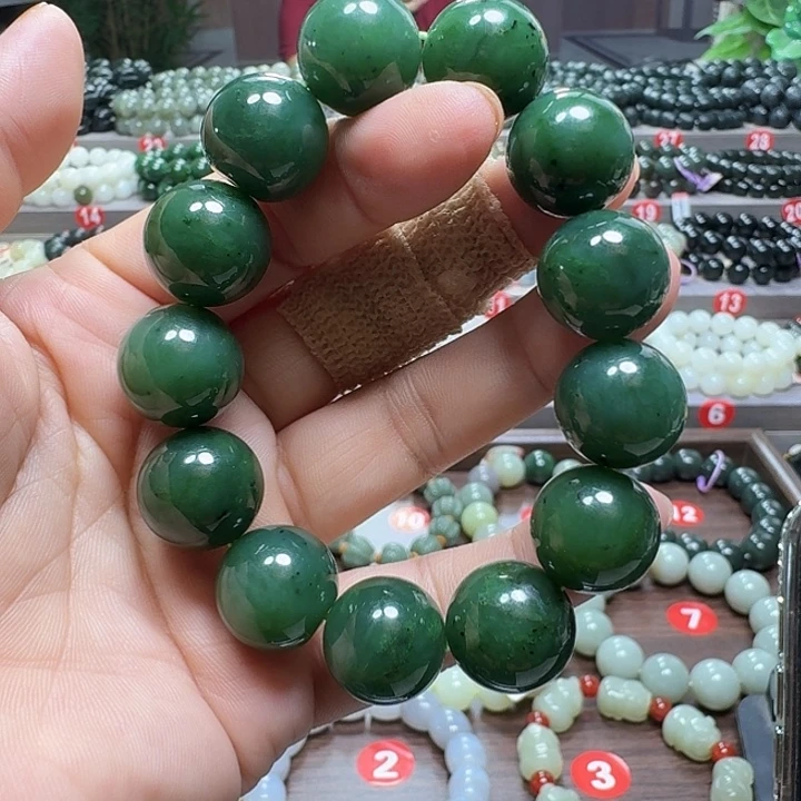 未镶嵌手链和田玉（碧玉）卡17