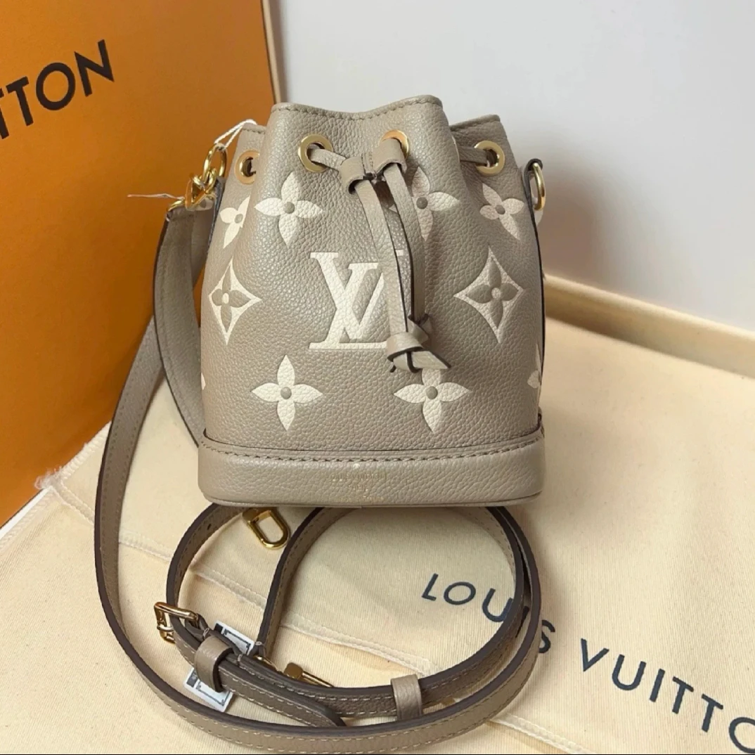 95新 LouisVuitton/路易威登 lv大象灰压纹水桶 25060073-01