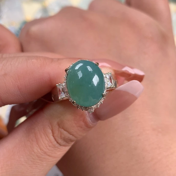 翡翠颈饰未镶嵌蛋面