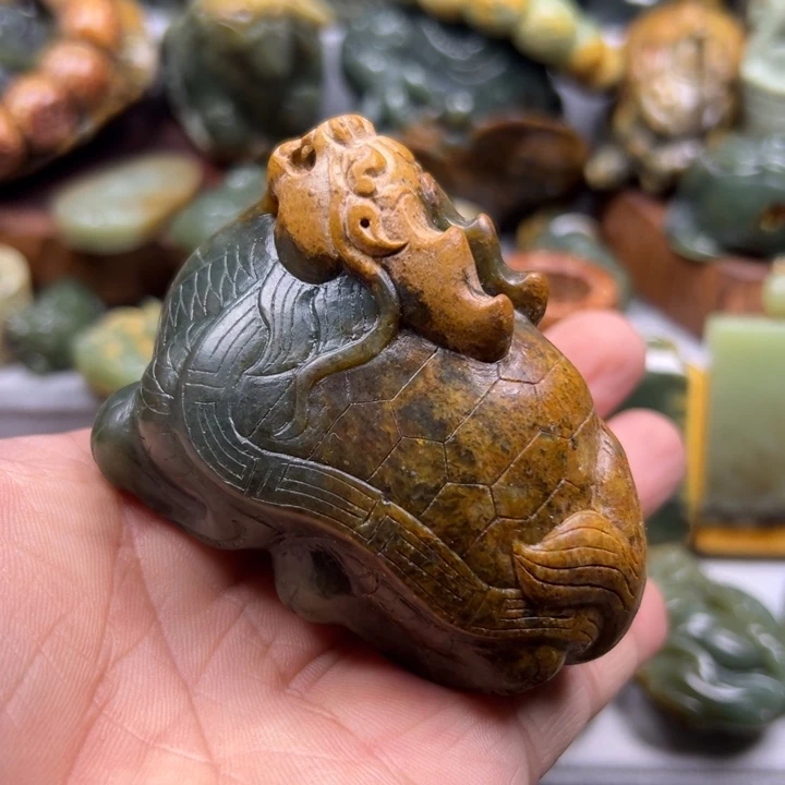 未镶嵌岫岩河磨玉（透闪石质玉）把件安**恙