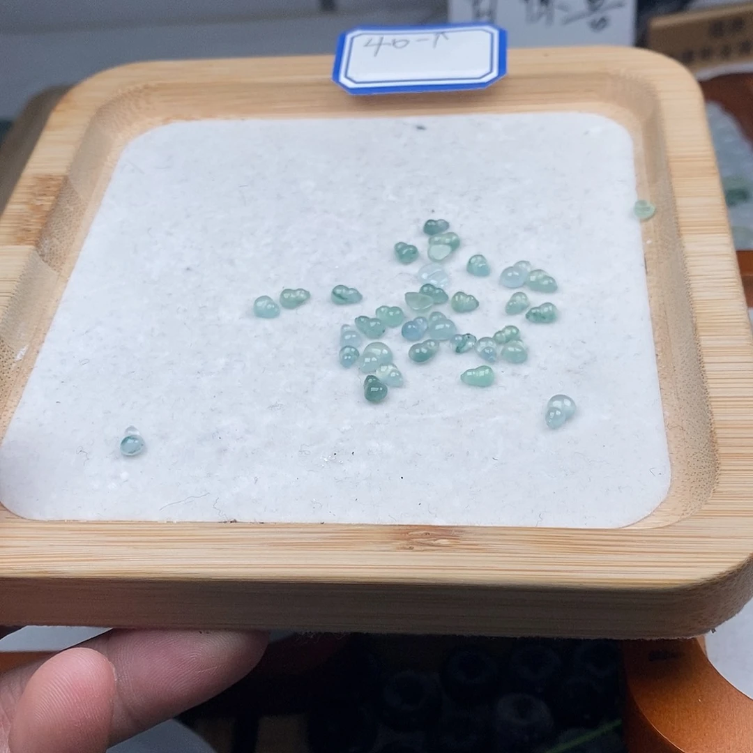 翡翠颈饰未镶嵌葫芦40一个