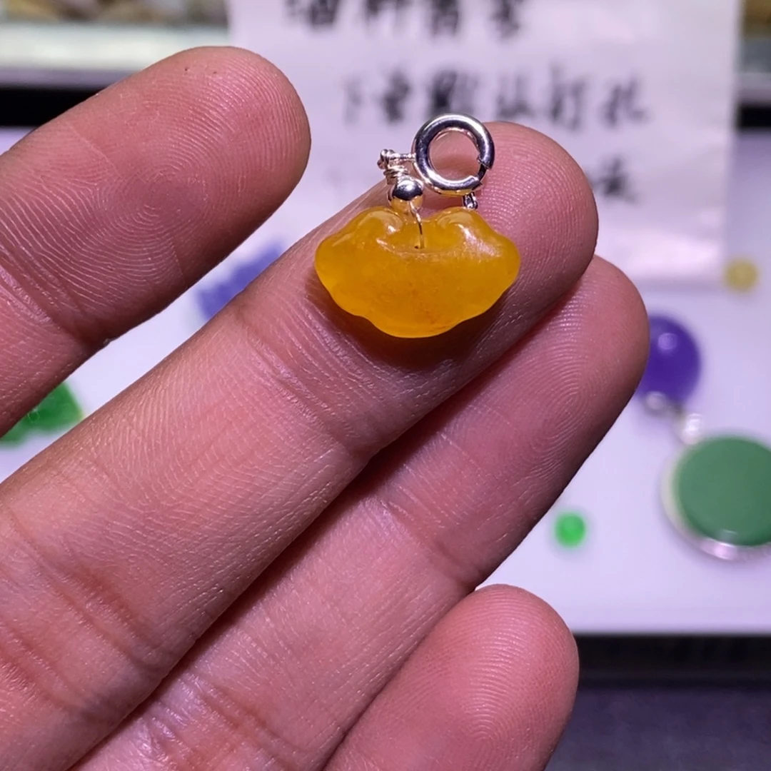 翡翠未镶嵌颈饰吊坠