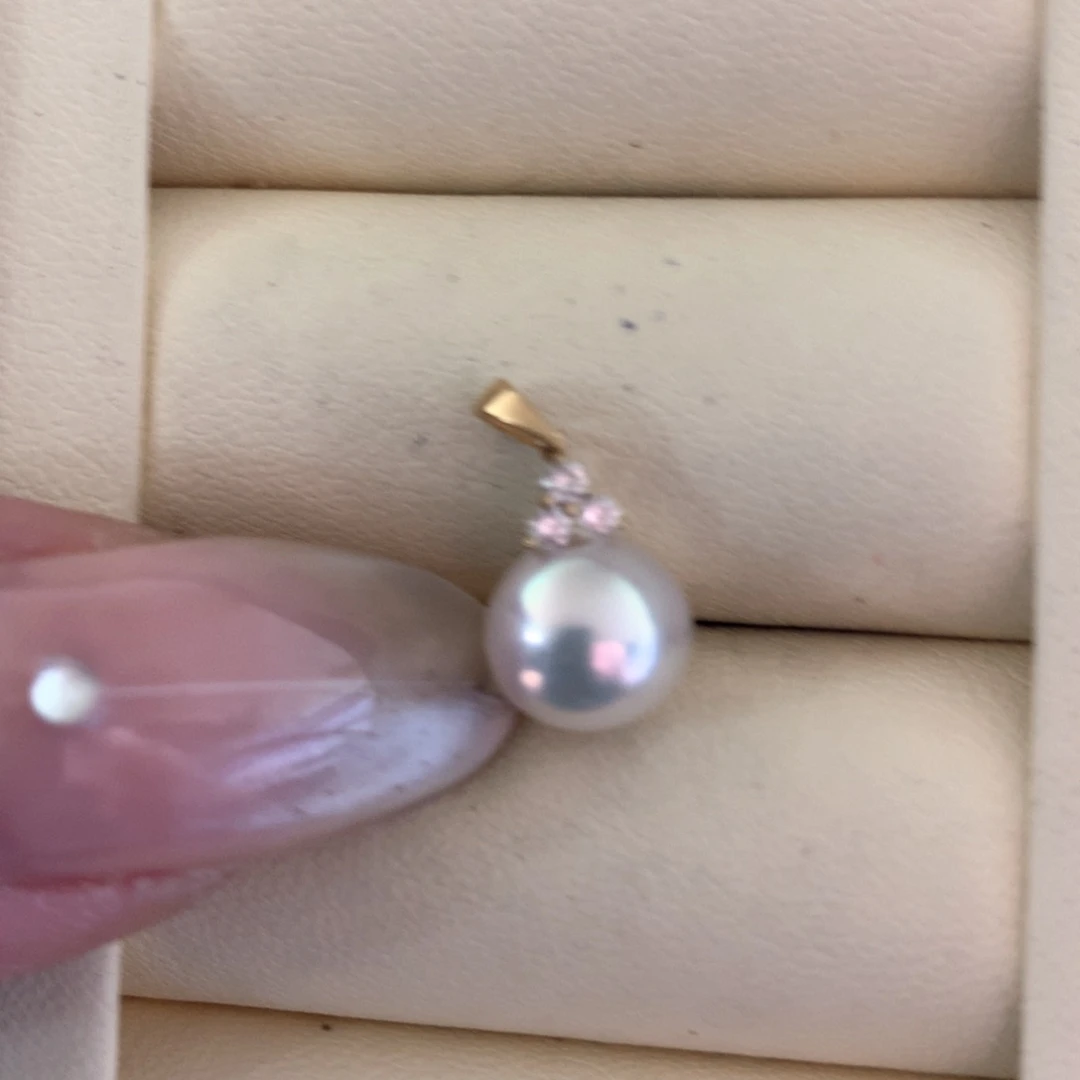 颈饰18K金镶嵌海水珍珠