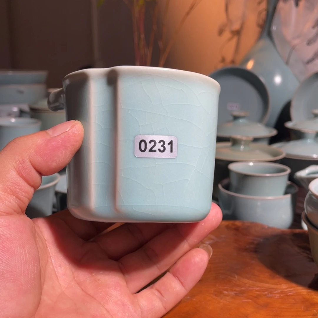 淘****摆件仿古天青釉公道杯0231