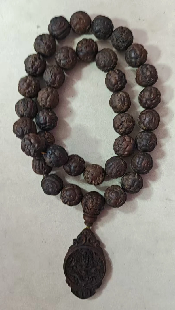 ZDS83雕刻貔貅珠串2.4+龙牌7.7*4.7*1.1（多样性发货）