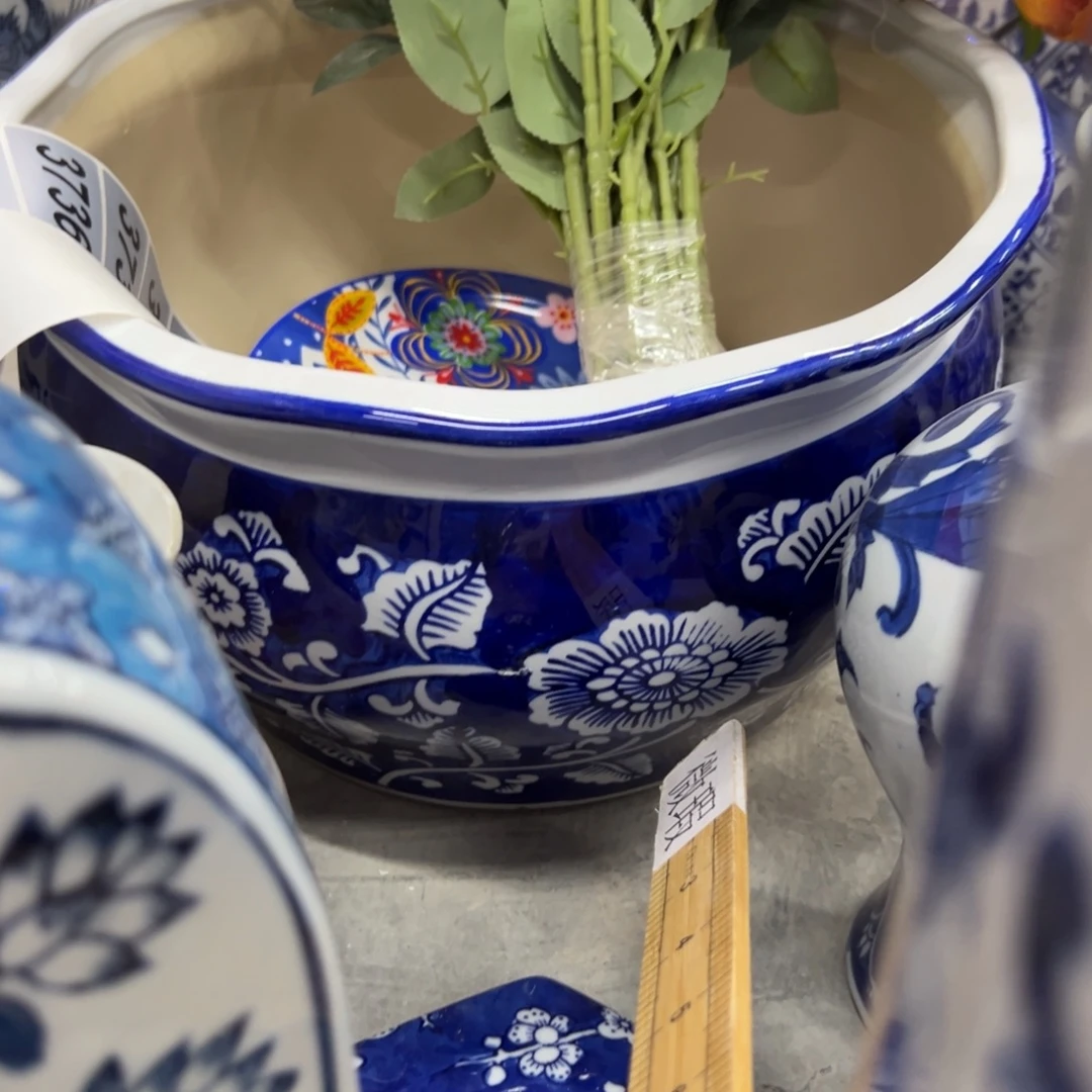瓷片底部有孔微瑕青花瓷器工艺难得