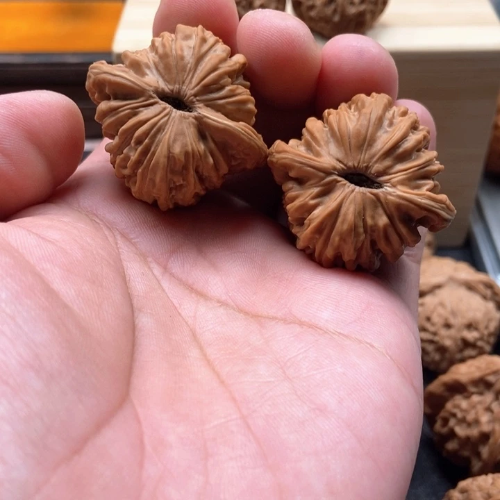 文玩核桃把件汉高楼点修