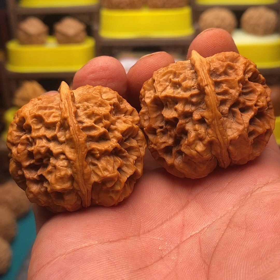 文玩核桃吊坠铁核桃