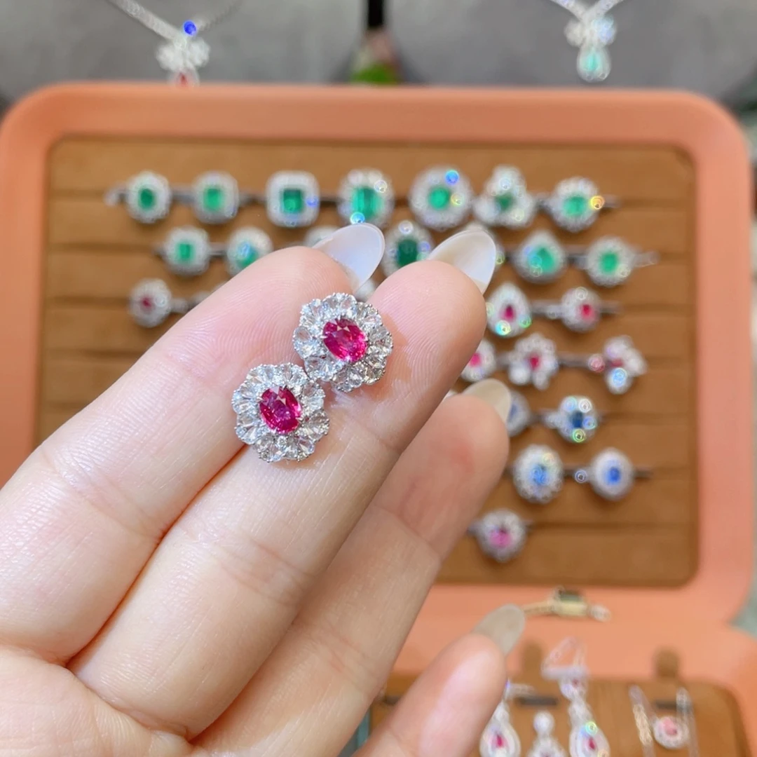 红宝石耳钉18K金镶嵌无烧1.22