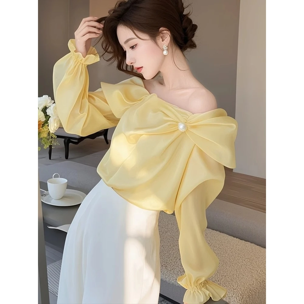 2024秋超好看露肩设计感上衣法式气质宽松小衫黄色雪纺长袖衬衫女