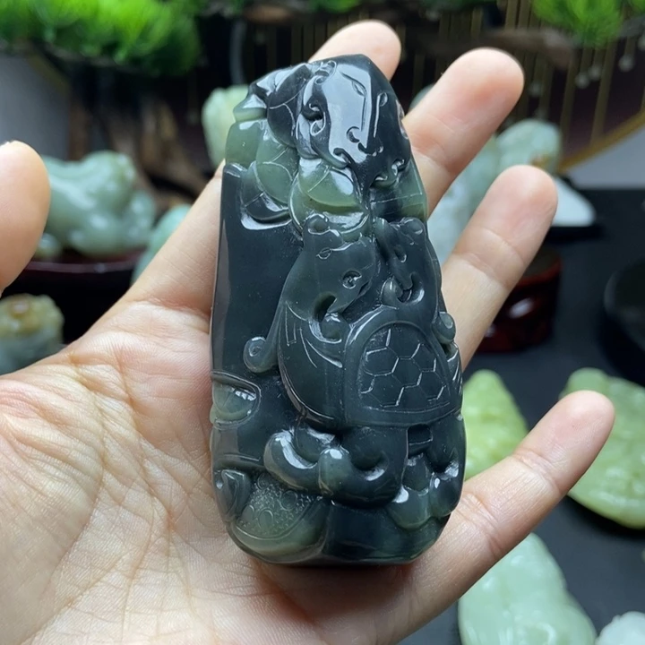 和田玉未镶嵌把件