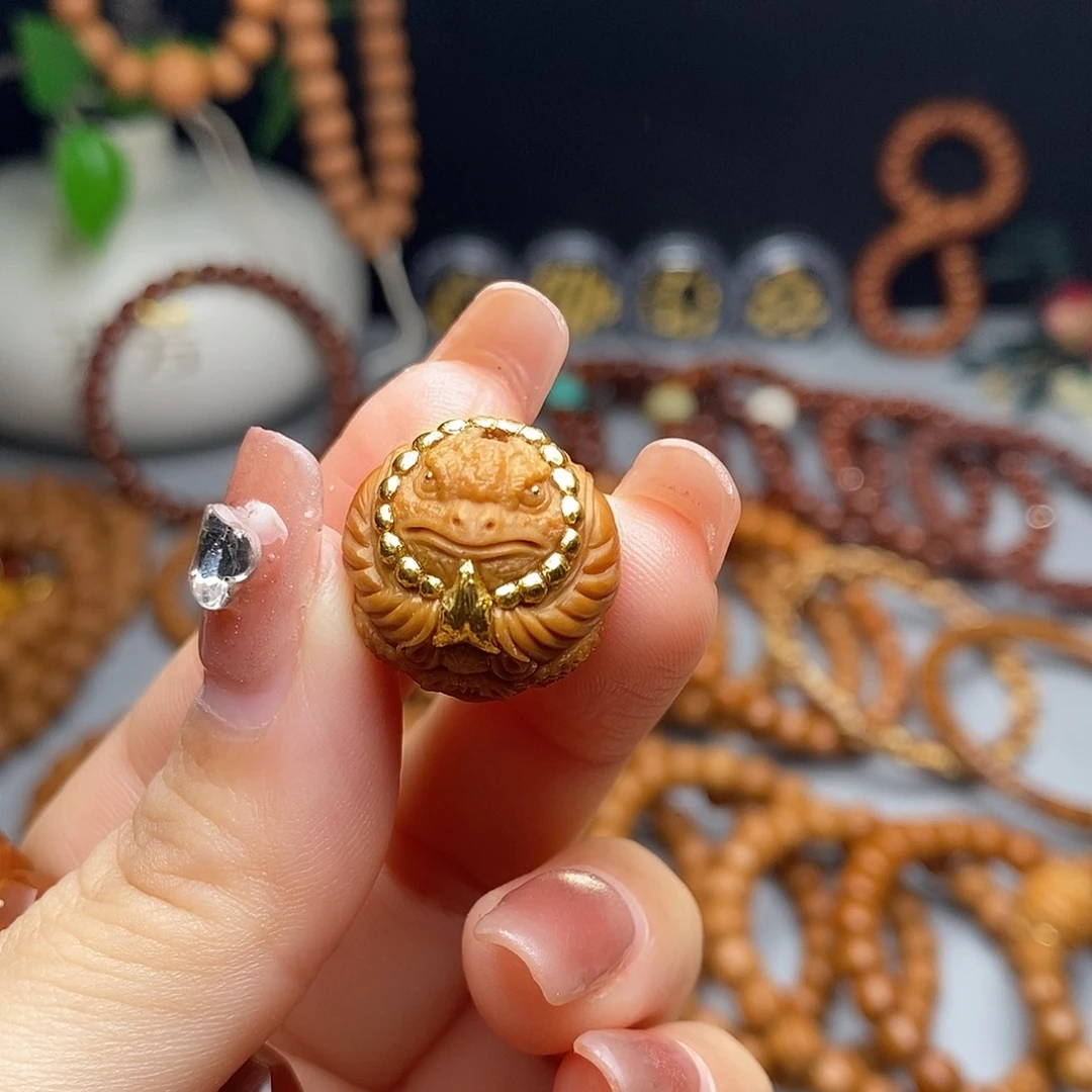 文玩核桃吊坠金蟾