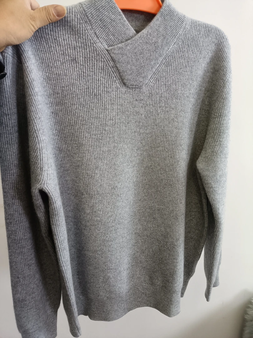 龍藏金典时尚休闲针织衫