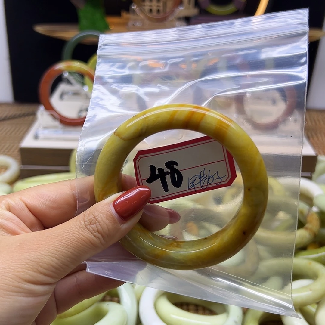 钱***～岫玉未镶嵌手镯岫