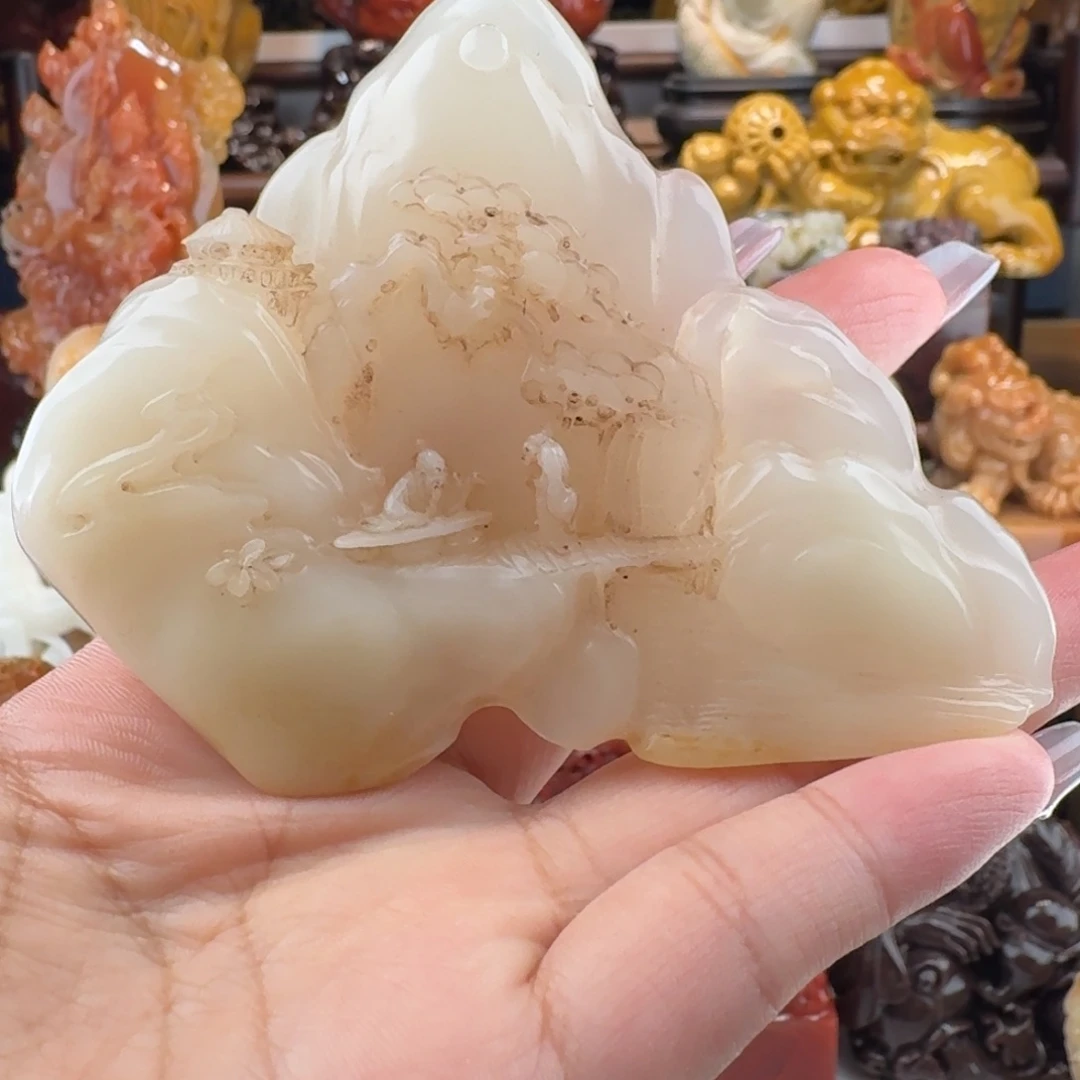 寿山石高山猪油白摆件