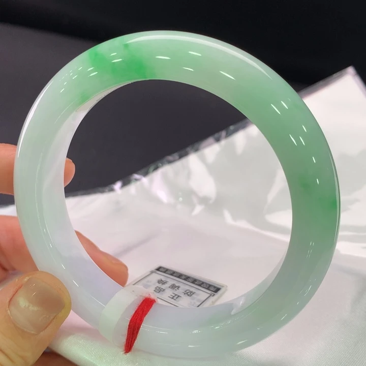 翡翠手镯未镶嵌正圈61