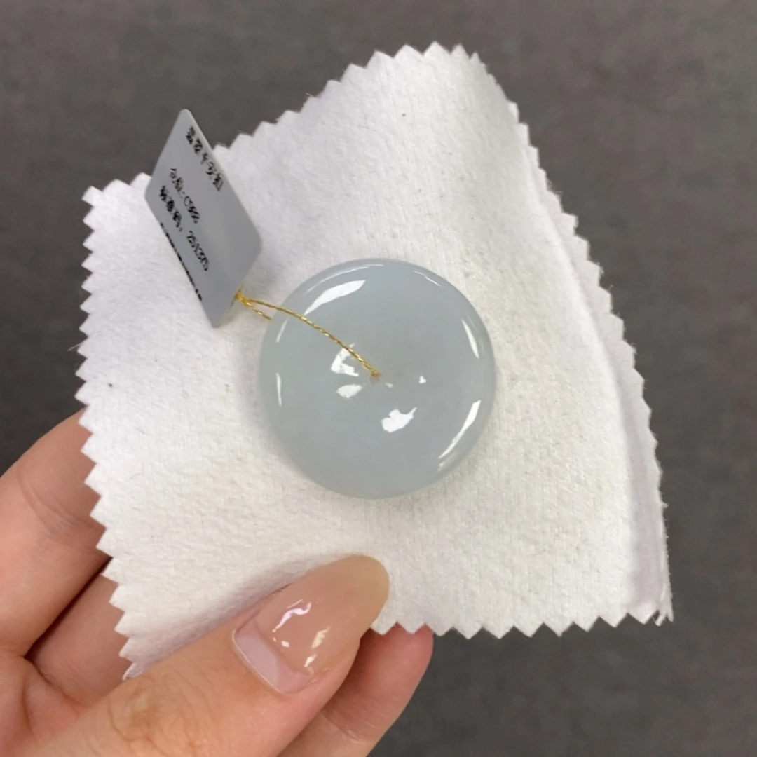 【闪购商品】翡翠未镶嵌颈饰平安扣