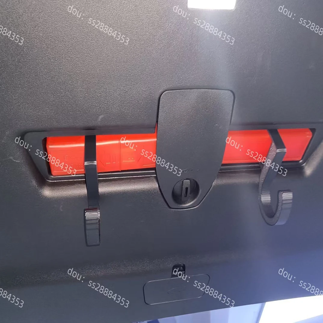 魏牌高山车内伞挂钩（后备箱宽松版：告别车内湿乱实用小物车载储物